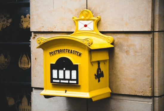 How to Prepare a Letter for Sending Through Canada Post