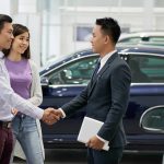 how much do car salesmen make