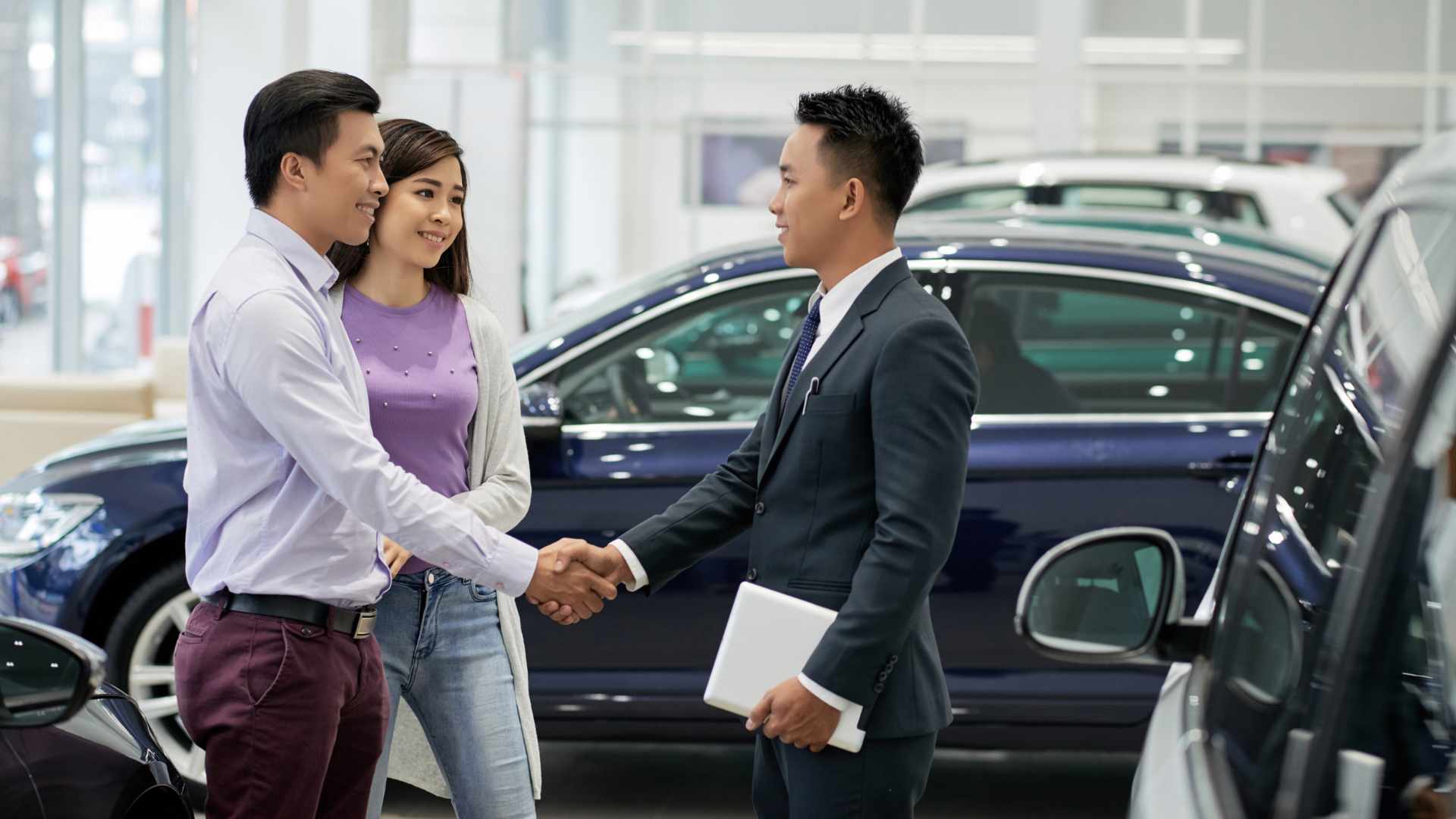 How Much Do Car Salespeople Make In Canada